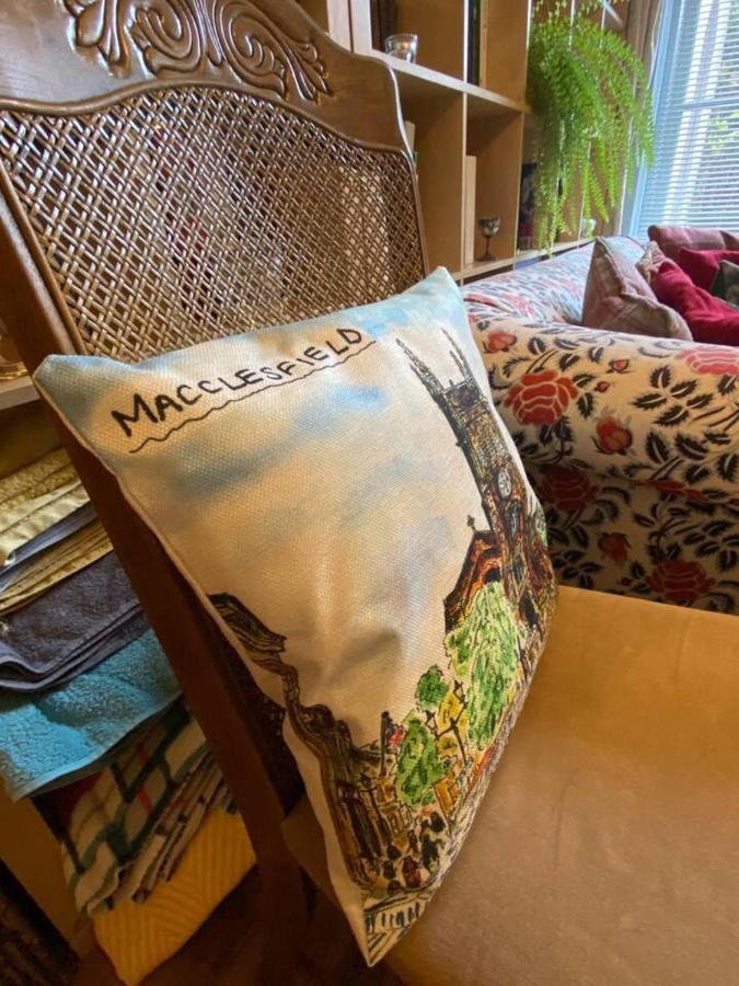 Quirky Town Centre Apartment With River Terrace ماكليسفيلد المظهر الخارجي الصورة