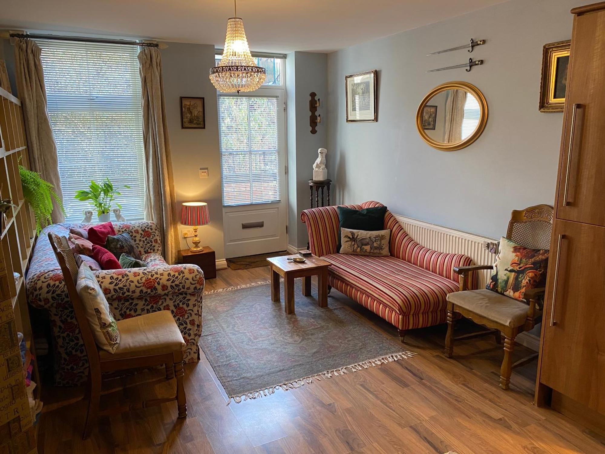 Quirky Town Centre Apartment With River Terrace ماكليسفيلد المظهر الخارجي الصورة
